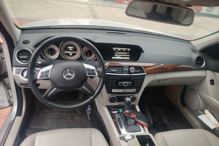 Used Mercedes-Benz C-Class 2013 C 260 CGI Elegant Model Center Console