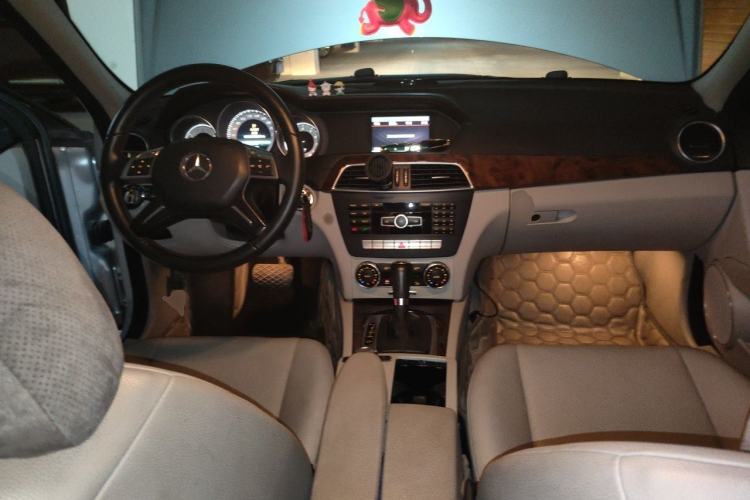 Used Mercedes-Benz C-Class 2013 C 260 CGI Elegant Model Center Console