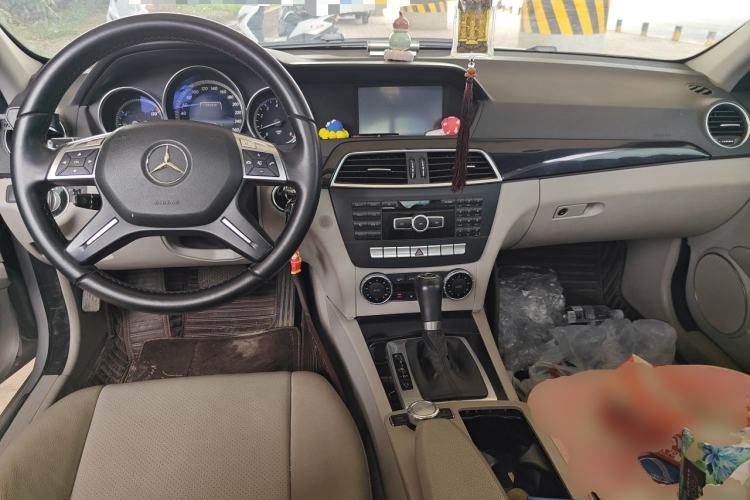 Used Mercedes-Benz C-Class 2013 C 180 Classic Grand Edition Center Console