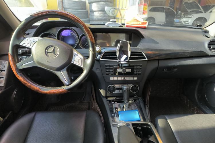 Used Mercedes-Benz C-Class 2013 C 180 CGI Classic Center Console