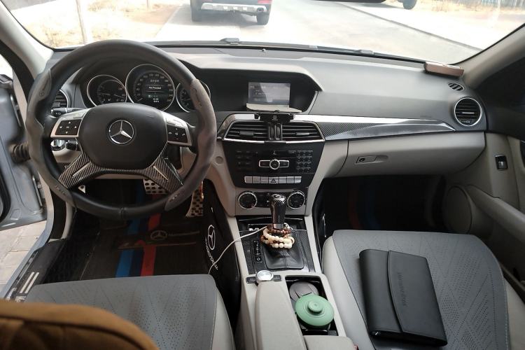 Used Mercedes-Benz C-Class 2013 C 180 Classic Grand Edition Center Console