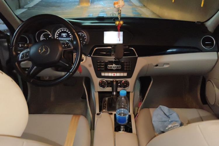 Used Mercedes-Benz C-Class 2013 C 180 CGI Classic Center Console