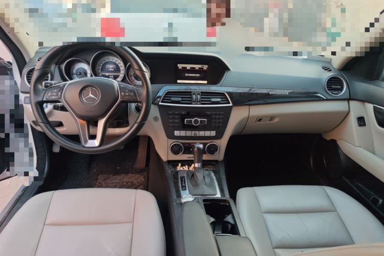 Used Mercedes-Benz C-Class 2013 C 260 CGI Fashion Model Center Console