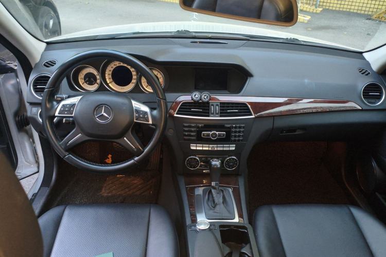 Used Mercedes-Benz C-Class 2013 C 260 CGI Elegant Model Center Console