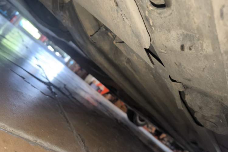 Used Mercedes-Benz C-Class 2013 C 180 CGI Classic Chassis Front Left
