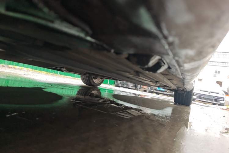 Used Mercedes-Benz C-Class 2013 C 180 CGI Classic Chassis Front Left