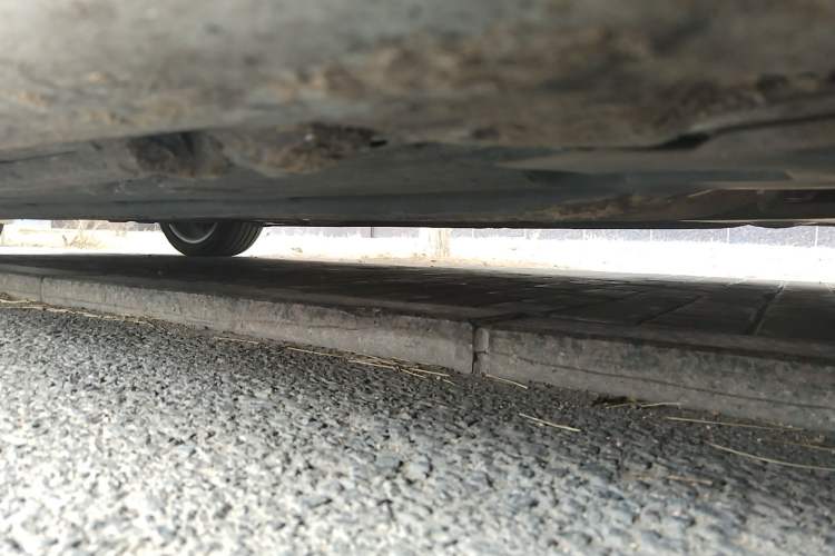 Used Mercedes-Benz C-Class 2013 C 180 Classic Grand Edition Chassis Front Right