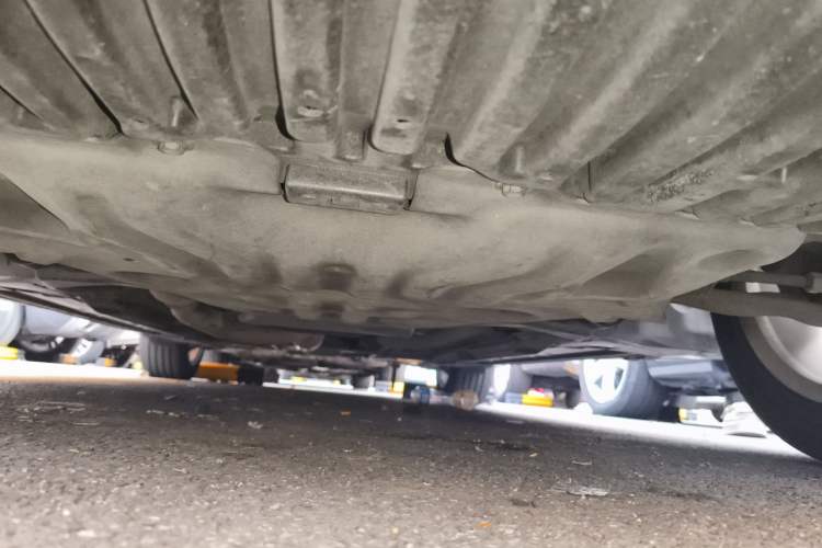 Used Mercedes-Benz C-Class 2013 C 180 Classic Grand Edition Chassis Front
