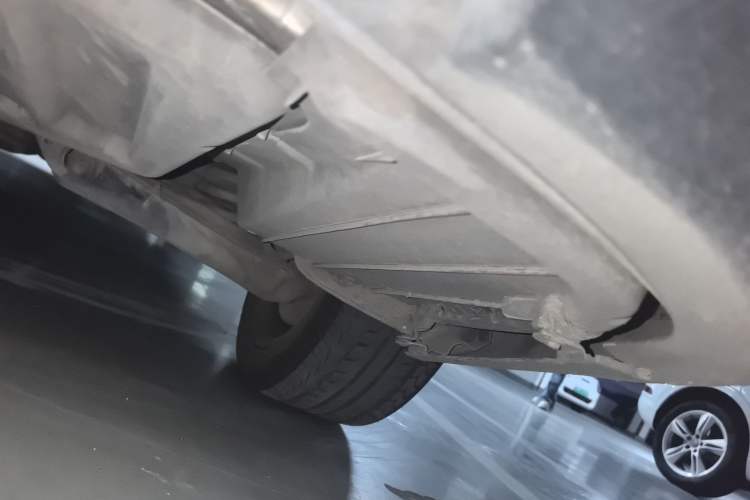Used Mercedes-Benz C-Class 2013 C 180 Classic Grand Edition Chassis Rear Right