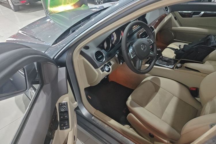Used Mercedes-Benz C-Class 2013 C 260 Elegant Grand Edition Driver Seat