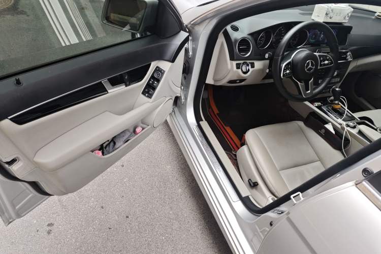 Used Mercedes-Benz C-Class 2013 C 180 Classic Grand Edition Driver Seat