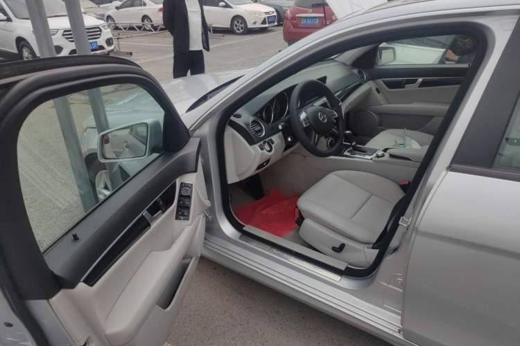 Used Mercedes-Benz C-Class 2013 C 180 Classic Grand Edition Driver Seat