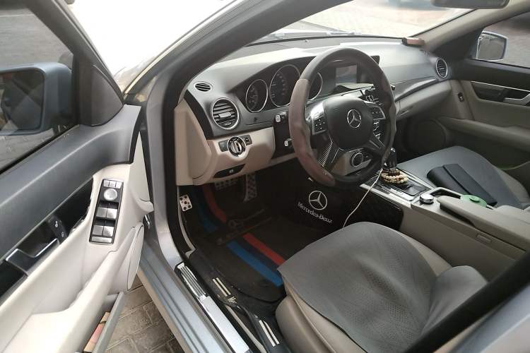 Used Mercedes-Benz C-Class 2013 C 180 Classic Grand Edition Driver Seat