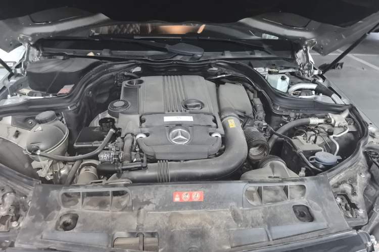 Used Mercedes-Benz C-Class 2013 C 180 Classic Grand Edition Engine Bay