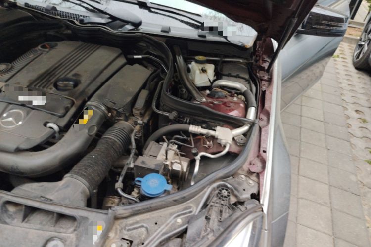 Used Mercedes-Benz C-Class 2013 C 260 Fashion Edition Grand Edition Engine Bay Left