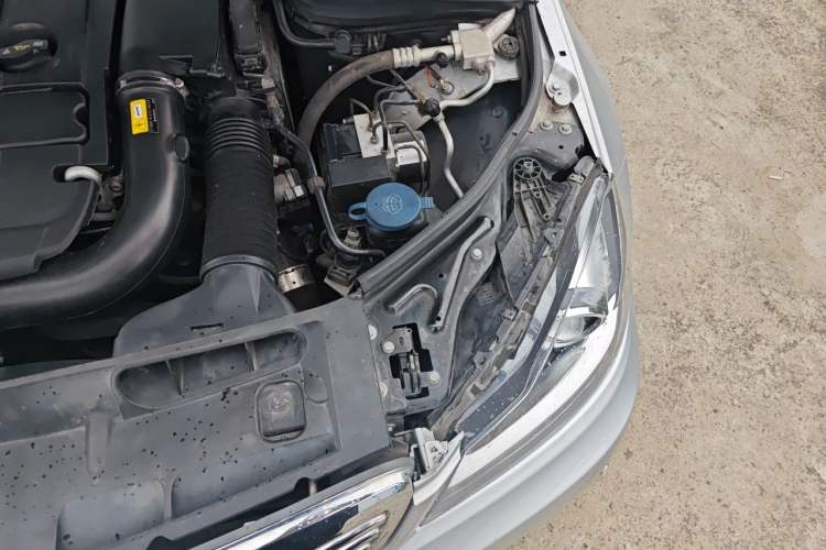 Used Mercedes-Benz C-Class 2013 C 180 CGI Classic Engine Bay Left