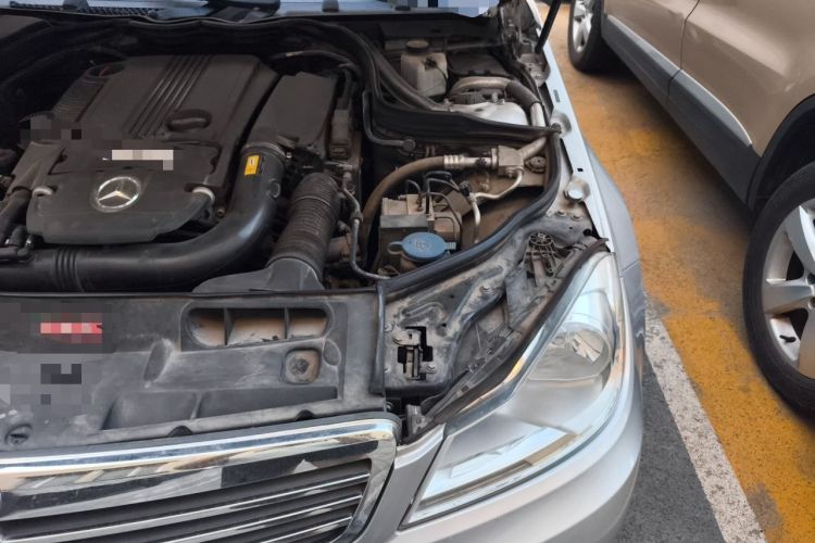 Used Mercedes-Benz C-Class 2013 C 180 Classic Grand Edition Engine Bay Left