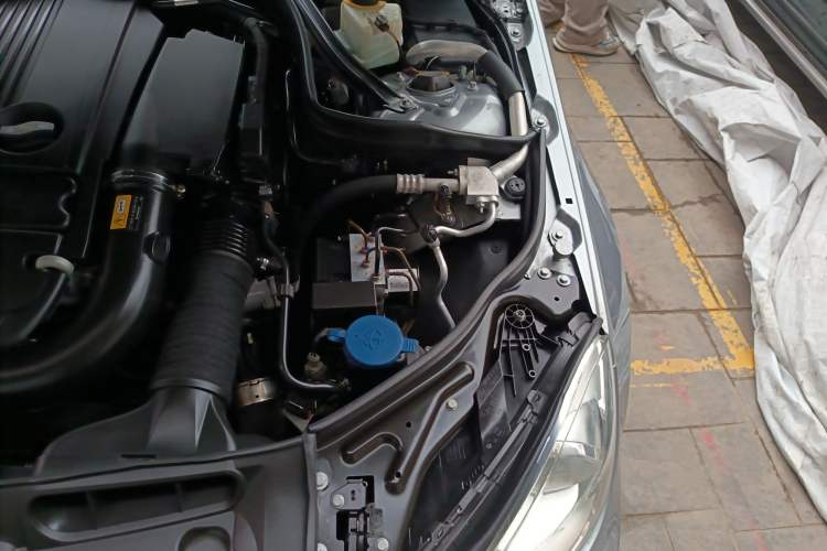 Used Mercedes-Benz C-Class 2013 C 260 CGI Elegant Model Engine Bay Left