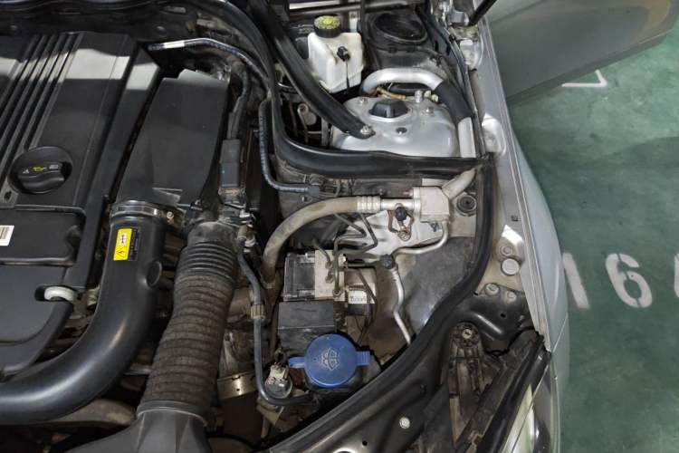 Used Mercedes-Benz C-Class 2013 C 260 Elegant Grand Edition Engine Bay Left