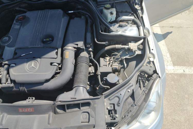 Used Mercedes-Benz C-Class 2013 C 260 CGI Elegant Model Engine Bay Left