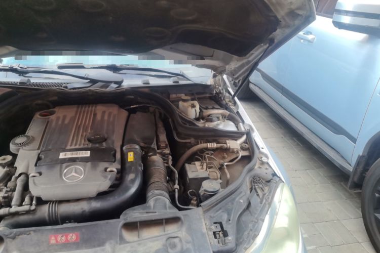Used Mercedes-Benz C-Class 2013 C 180 CGI Classic Engine Bay Left