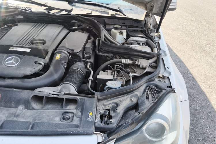 Used Mercedes-Benz C-Class 2013 C 260 CGI Fashion Model Engine Bay Left