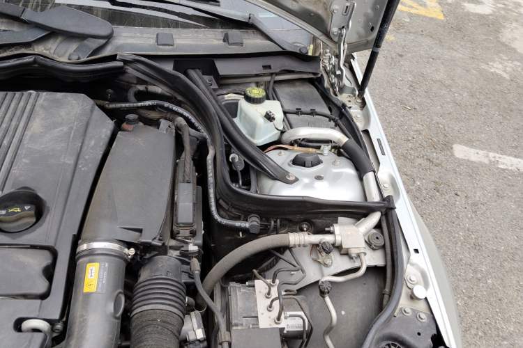 Used Mercedes-Benz C-Class 2013 C 260 CGI Fashion Model Engine Bay Left