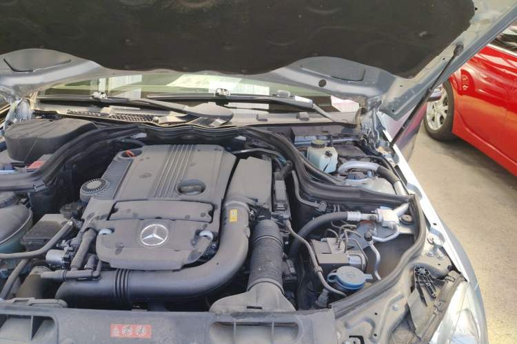 Used Mercedes-Benz C-Class 2013 C 260 CGI Elegant Model Engine Bay Left