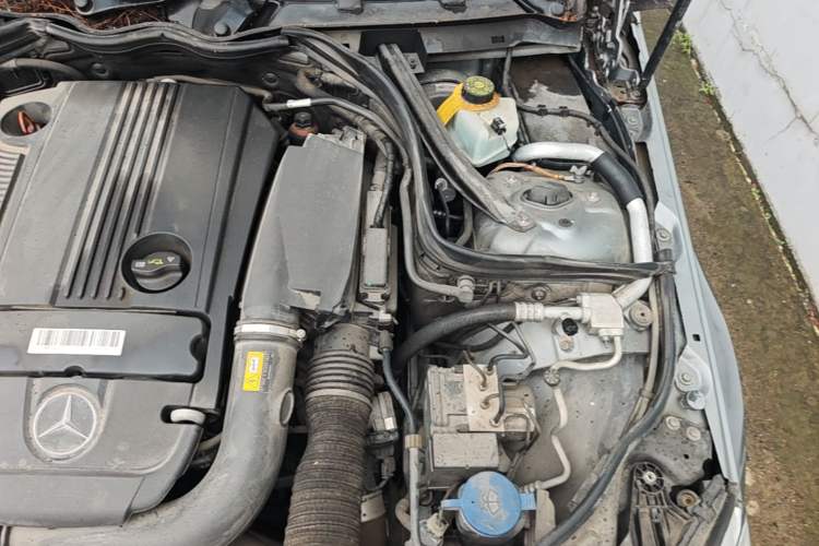 Used Mercedes-Benz C-Class 2013 C 180 CGI Classic Engine Bay Left
