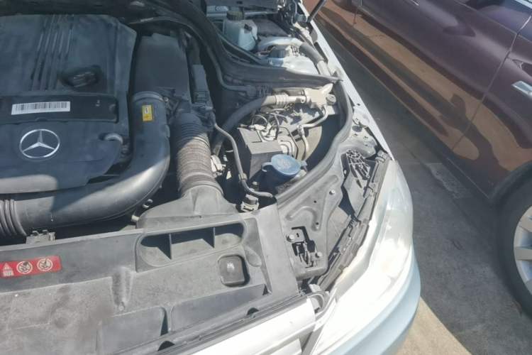 Used Mercedes-Benz C-Class 2013 C 180 Classic Grand Edition Engine Bay Left