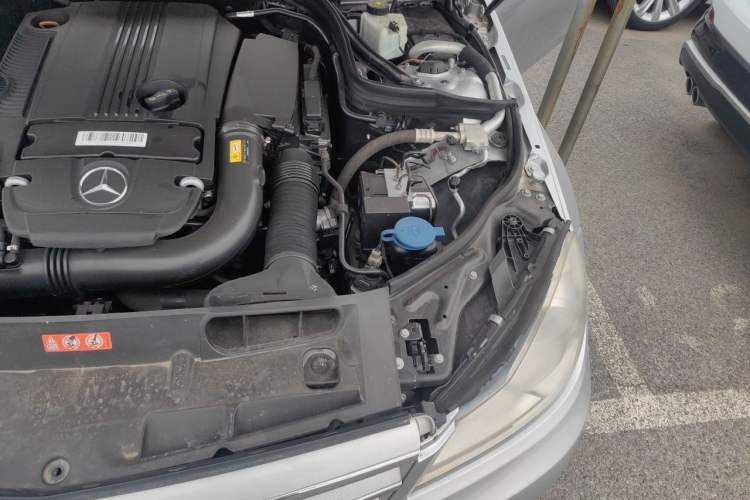 Used Mercedes-Benz C-Class 2013 C 180 Classic Grand Edition Engine Bay Left