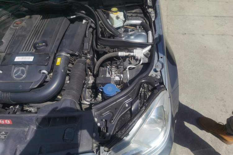 Used Mercedes-Benz C-Class 2013 C 180 CGI Classic Engine Bay Left