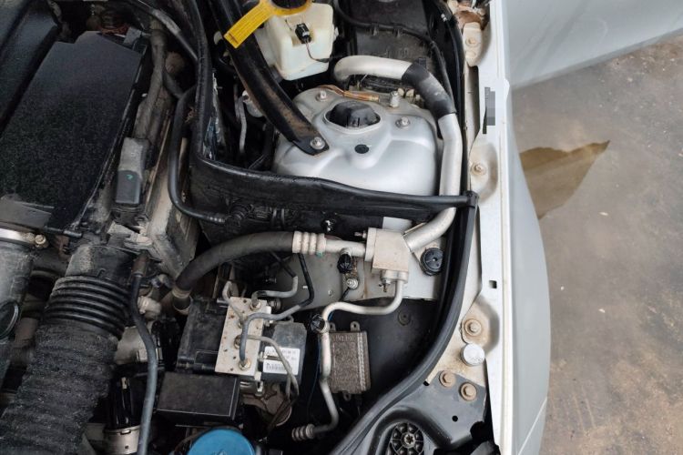 Used Mercedes-Benz C-Class 2013 C 180 Classic Grand Edition Engine Bay Left
