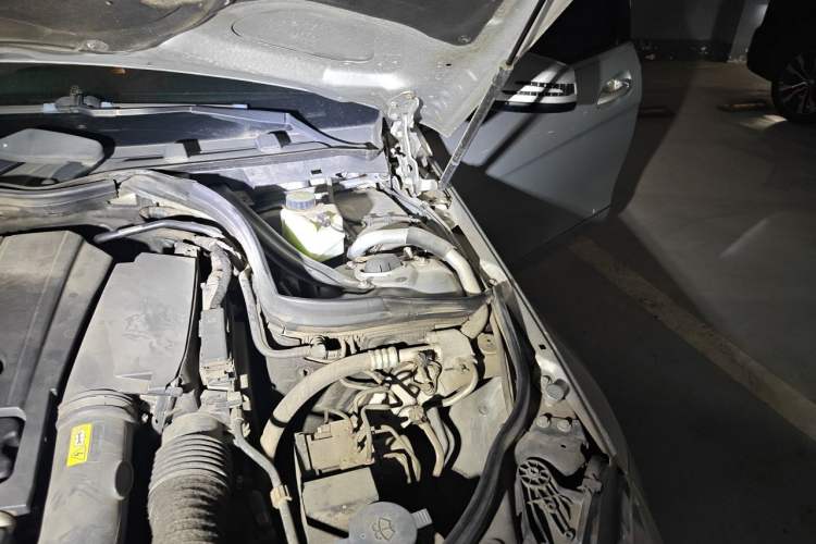 Used Mercedes-Benz C-Class 2013 C 260 CGI Fashion Model Engine Bay Left