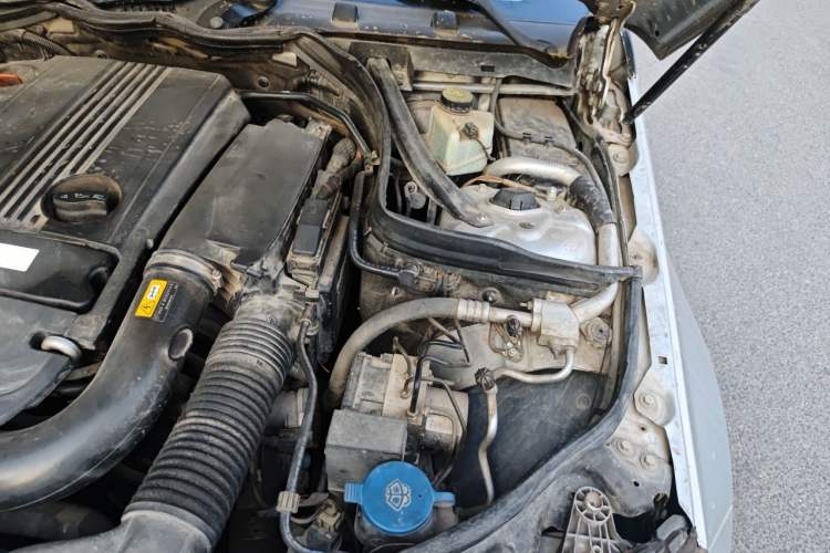 Used Mercedes-Benz C-Class 2013 C 260 Fashion Edition Grand Edition Engine Bay Left