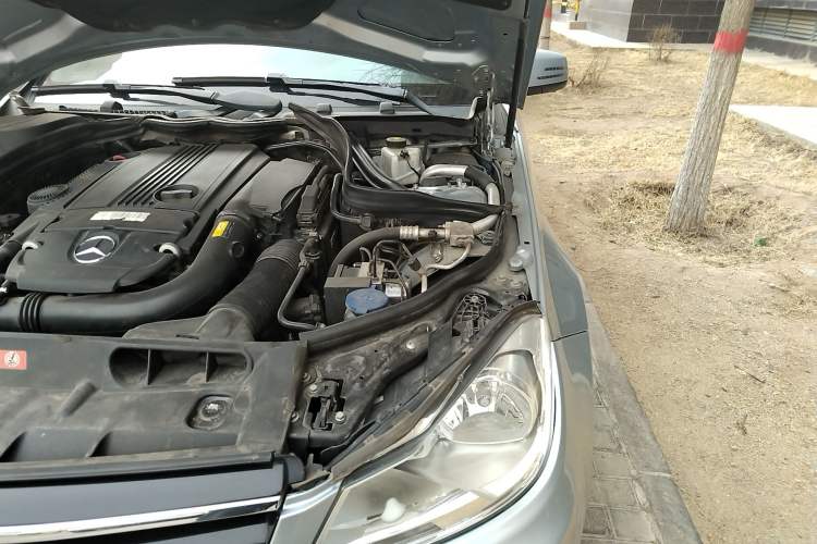 Used Mercedes-Benz C-Class 2013 C 180 Classic Grand Edition Engine Bay Left
