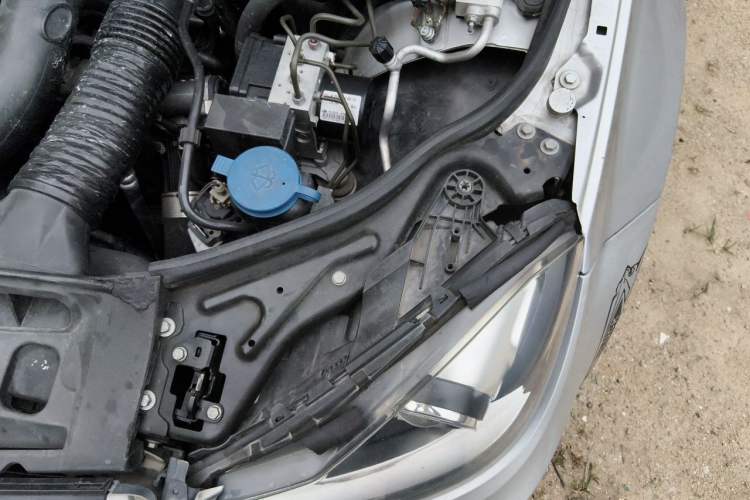Used Mercedes-Benz C-Class 2013 C 260 CGI Fashion Model Engine Bay Left