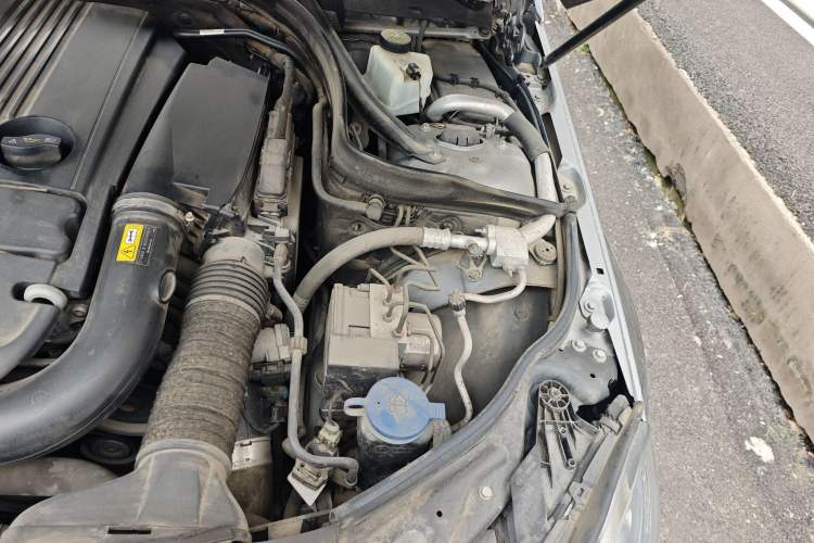Used Mercedes-Benz C-Class 2013 C 260 CGI Fashion Model Engine Bay Left