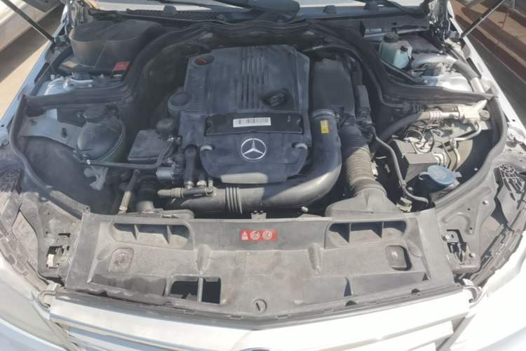 Used Mercedes-Benz C-Class 2013 C 180 Classic Grand Edition Engine Bay