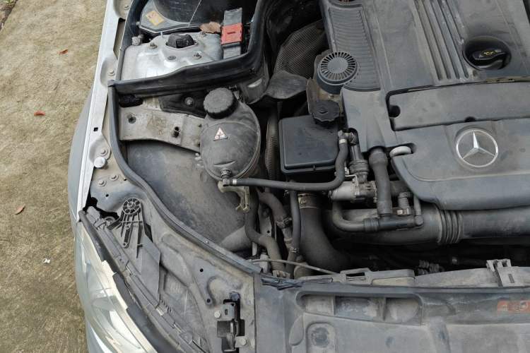 Used Mercedes-Benz C-Class 2013 C 260 CGI Elegant Model Engine Bay Right