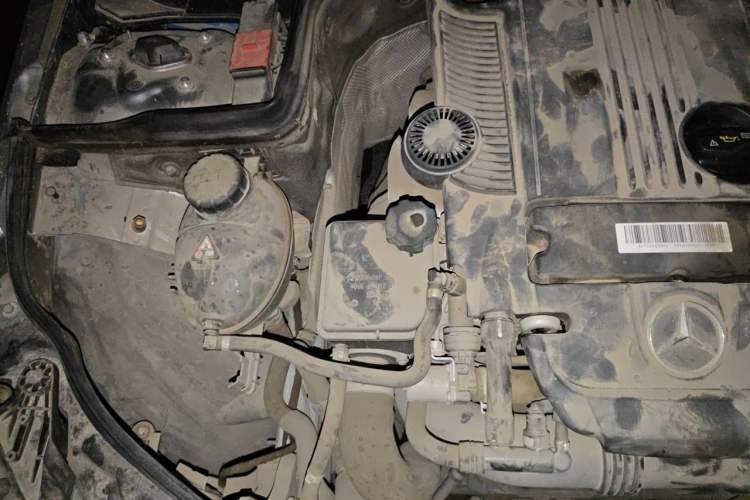 Used Mercedes-Benz C-Class 2013 C 180 CGI Classic Engine Bay Right