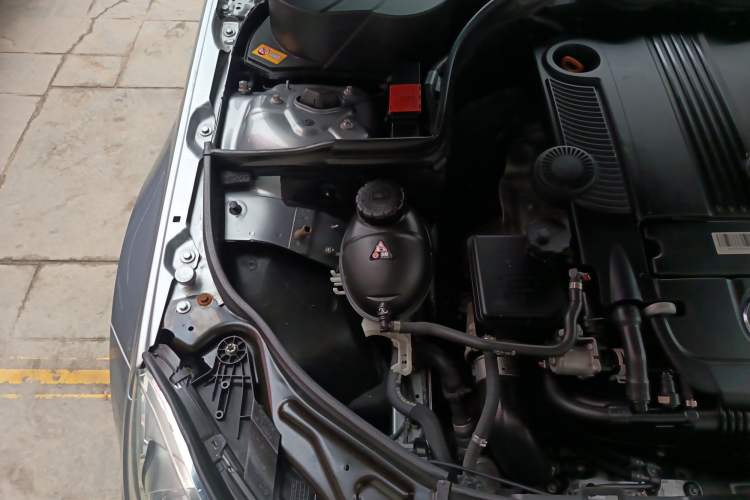 Used Mercedes-Benz C-Class 2013 C 260 CGI Elegant Model Engine Bay Right