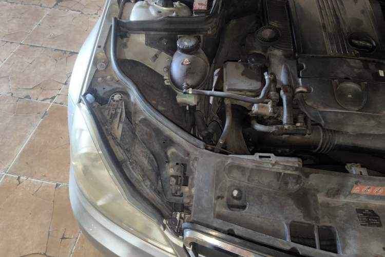 Used Mercedes-Benz C-Class 2013 C 180 CGI Classic Engine Bay Right