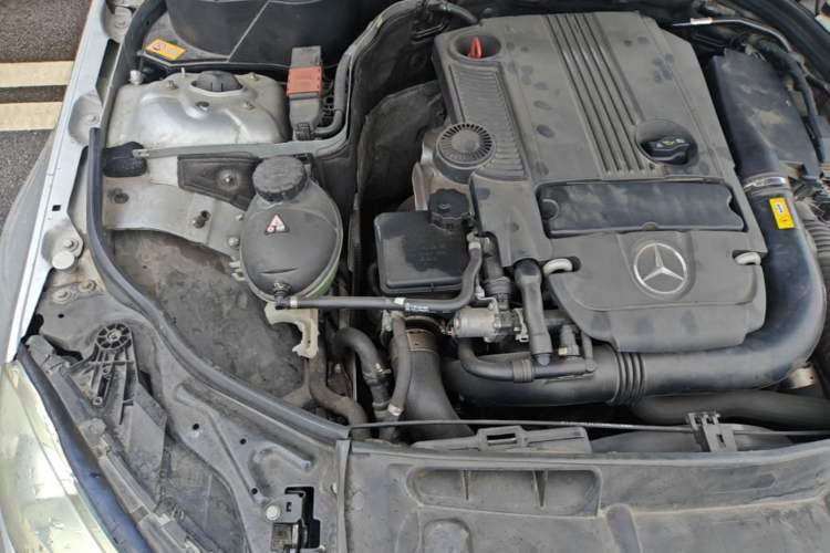 Used Mercedes-Benz C-Class 2013 C 260 CGI Elegant Model Engine Bay Right