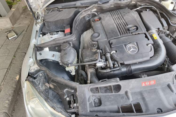 Used Mercedes-Benz C-Class 2013 C 180 CGI Classic Engine Bay Right