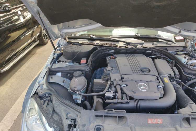 Used Mercedes-Benz C-Class 2013 C 260 CGI Elegant Model Engine Bay Right