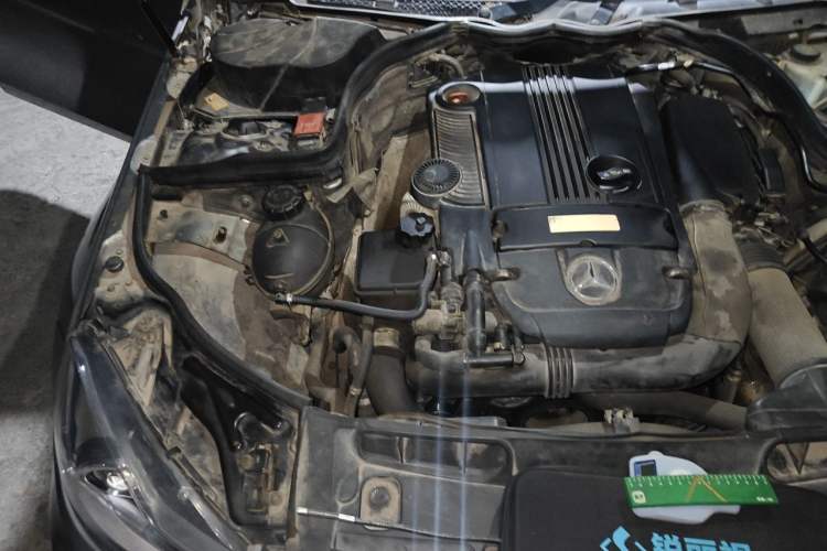 Used Mercedes-Benz C-Class 2013 C 180 CGI Classic Engine Bay Right