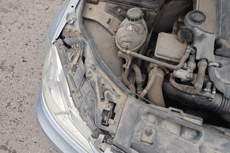 Used Mercedes-Benz C-Class 2013 C 260 CGI Elegant Model Engine Bay Right