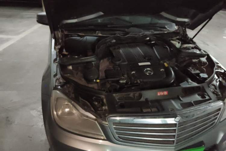Used Mercedes-Benz C-Class 2013 C 180 CGI Classic Engine Bay Right