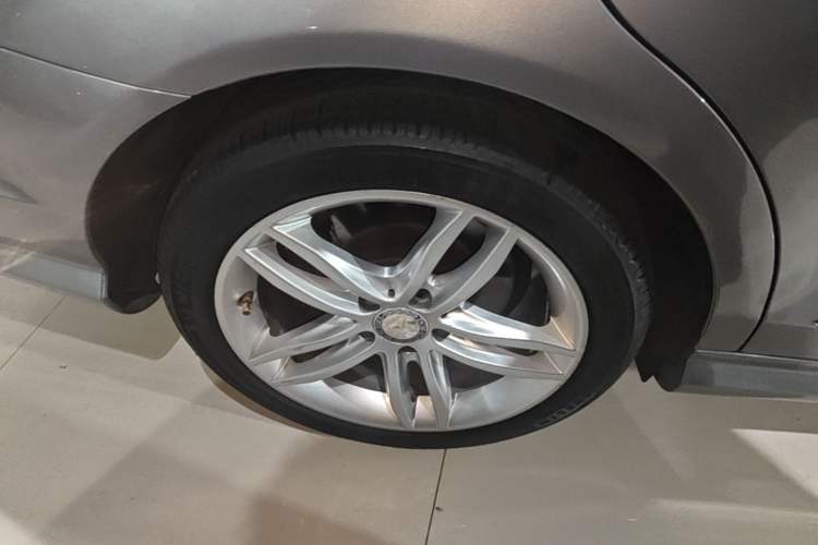 Used Mercedes-Benz C-Class 2013 C 260 Elegant Grand Edition Exterior 5
